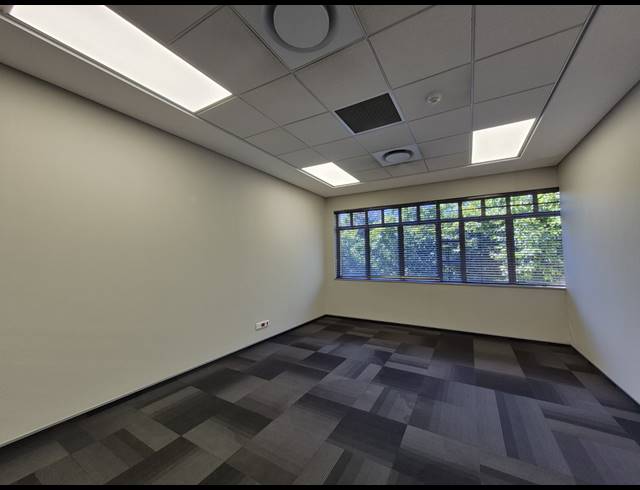 1,012M² OFFICE TO LET IN ILLOVO